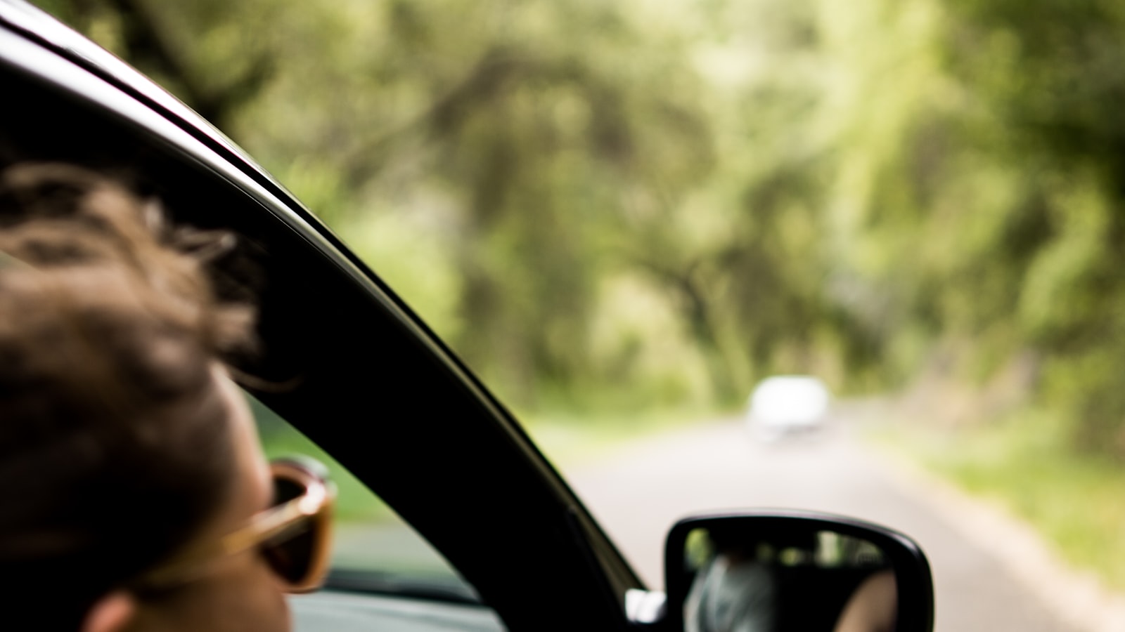 Hands-Free Navigation Setup: Car Mounts, Voice Controls, CarPlay, and Android Auto hero image